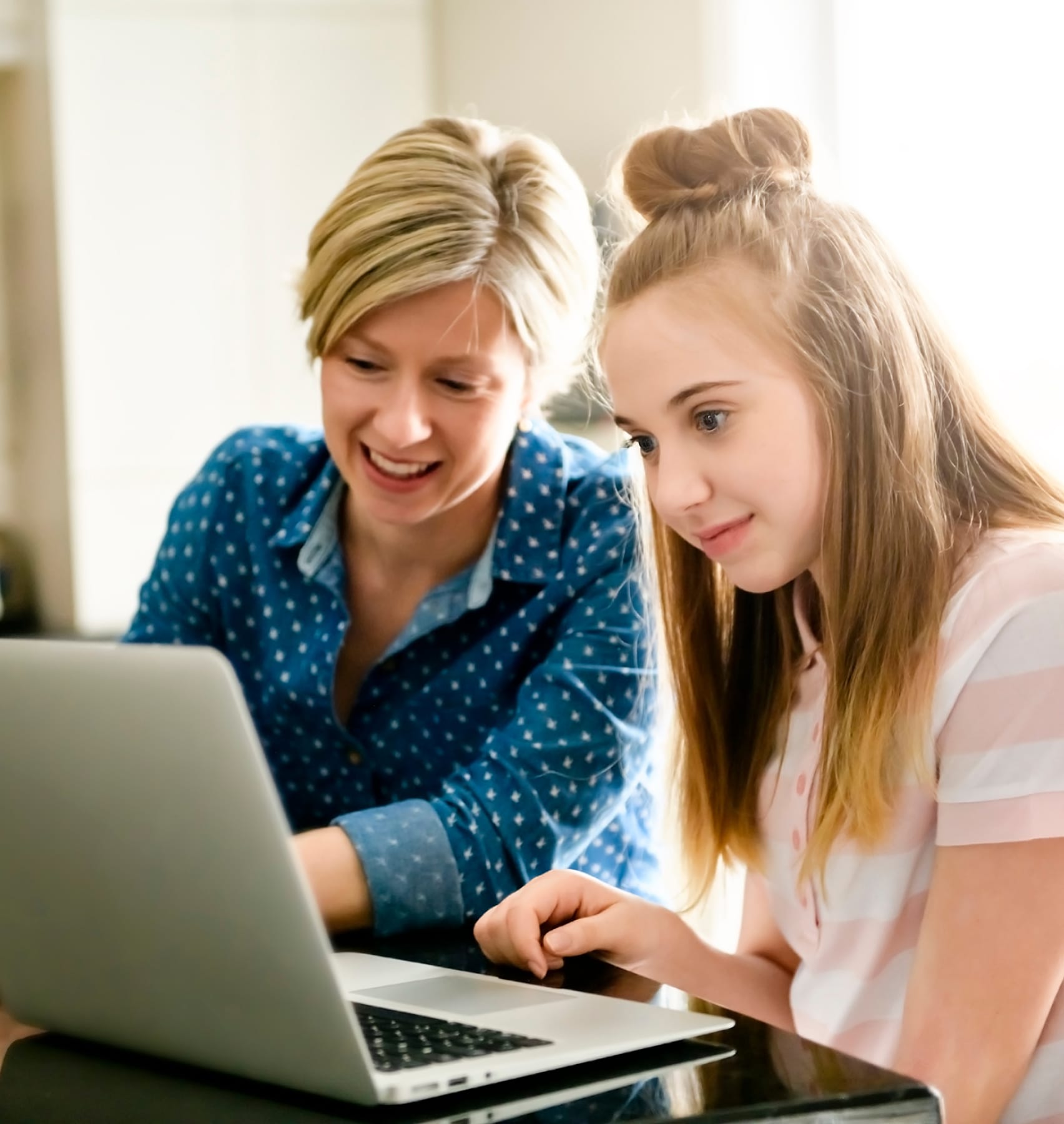 Meet The Parents image 28 (name LightSwitchOn 1 copy)